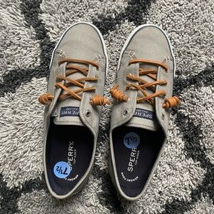 Sperry Women’s Crest Vibe Memory-Foam Sneakers